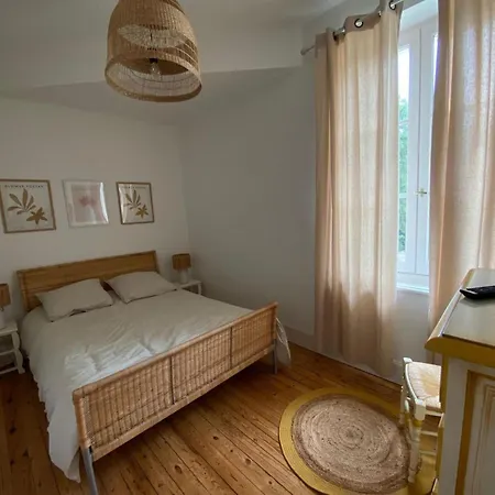 Charming French Countryside Escape With Pool Nyaraló *