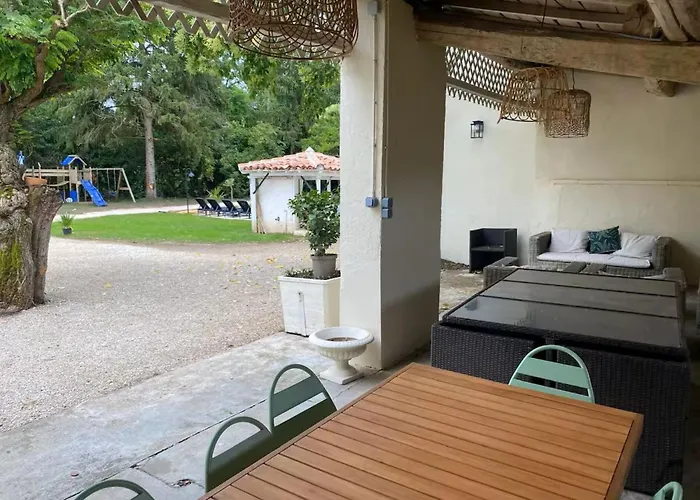 Nyaraló Charming French Countryside Escape With Pool Barry-d'Islemade